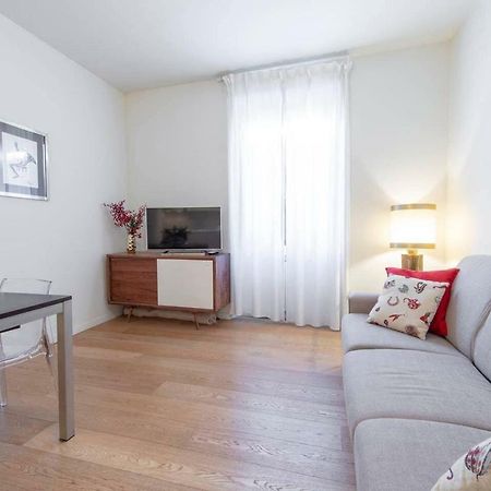 Joivy 1Br Apt In Isola With Stunning View To Bosco Verticale Milano Exterior foto