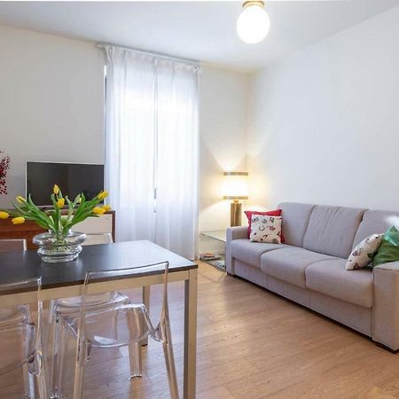 Joivy 1Br Apt In Isola With Stunning View To Bosco Verticale Milano Exterior foto
