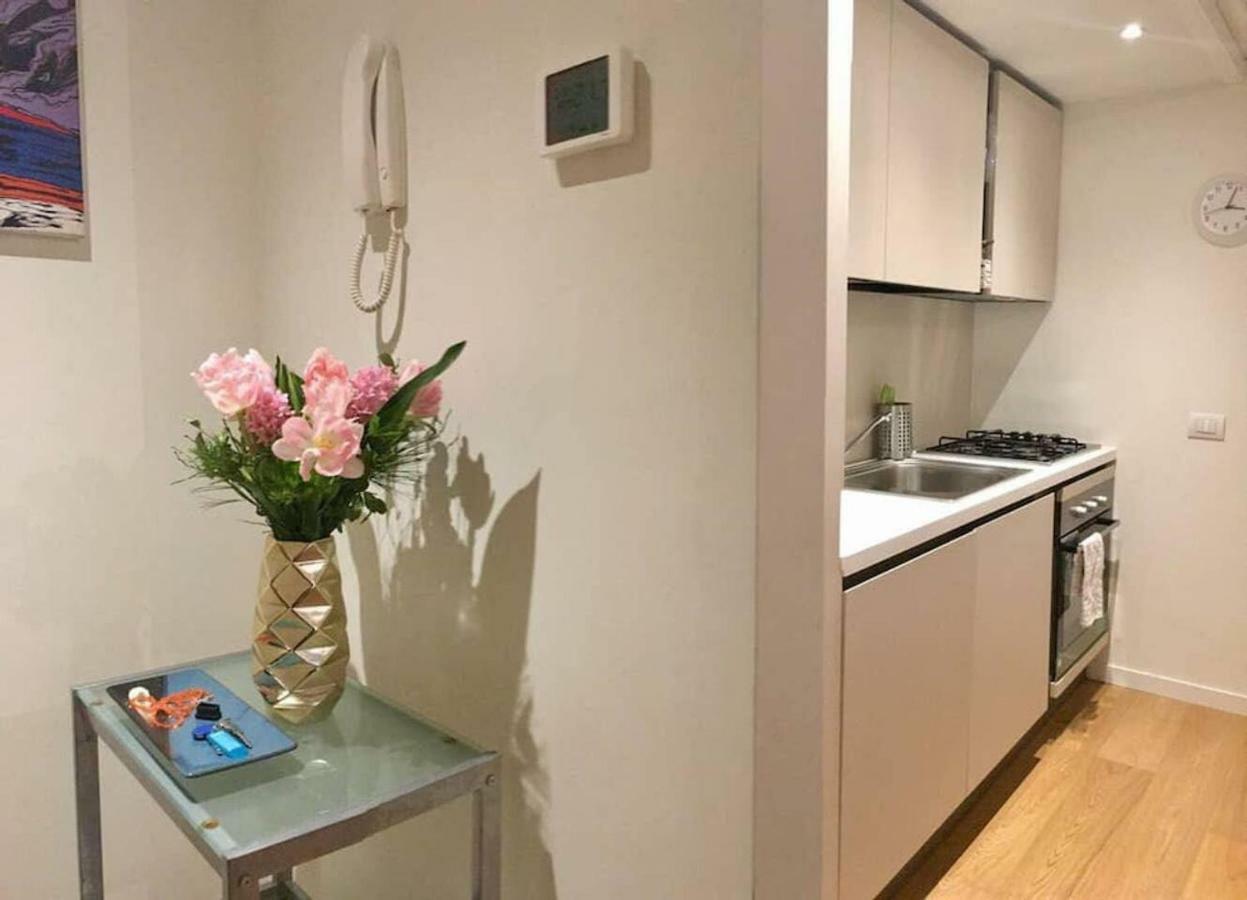 Joivy 1Br Apt In Isola With Stunning View To Bosco Verticale Milano Exterior foto